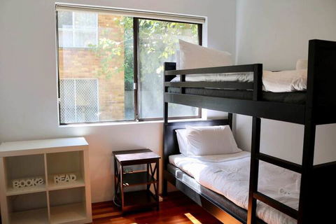 Spacious 3 Bedroom Apartment 20 Min To The CBD - Accommodation Guide 7