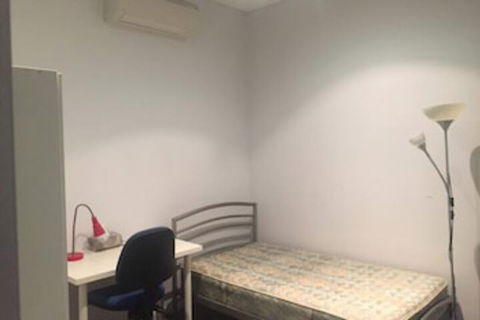 Sun-drenched 3 Bedroom Apartment In Turrella - Accommodation Asia 0