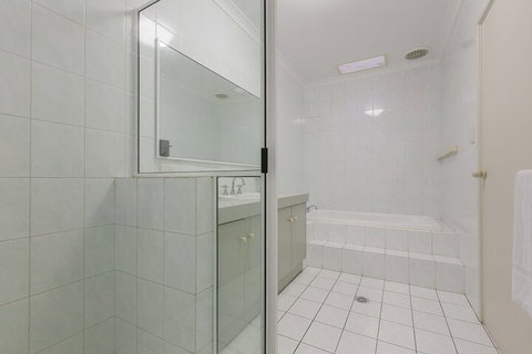 The Burswood Townhouse - Accommodation Asia 5