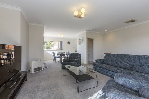 The Burswood Townhouse - Accommodation Asia 4