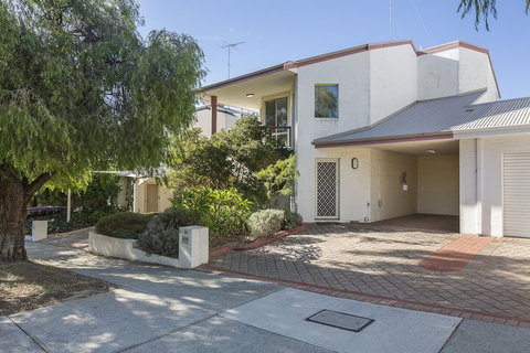 The Burswood Townhouse - Accommodation Asia 1