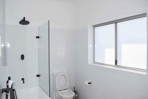 2 Bedroom Apartment With Ocean Views - Accommodation Guide 5