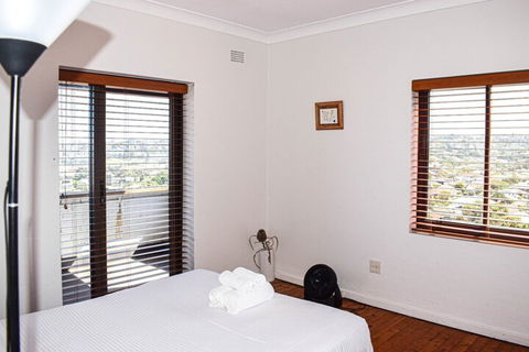2 Bedroom Apartment With Ocean Views - Accommodation Guide 3