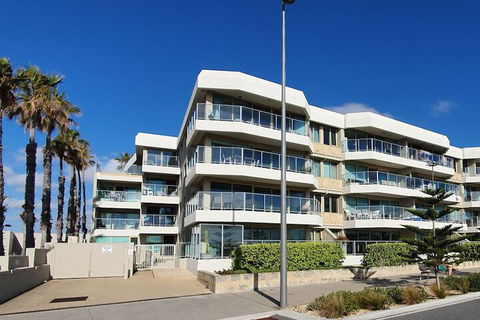 Sandcastles Luxury Retreat Apartment - Accommodation Guide 1