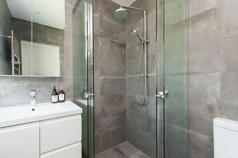 Large Family Home Bondi - Accommodation Guide 3