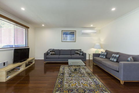 North Cottesloe Cottage - Accommodation Guide 4