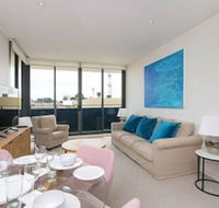 Large Modern 2 Bedroom Apartment Near Lake Claremont - Accommodation Asia