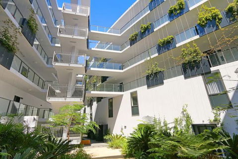 Large Modern 2 Bedroom Apartment Near Lake Claremont - Accommodation Guide 3