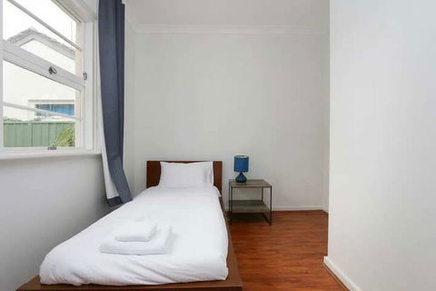 Spacious 5 Bed Home Close To Cottesloe Beach - Accommodation Guide 5