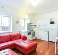 Quiet 1 Bedroom Apartment 5 Minutes From CBD - Accommodation Asia