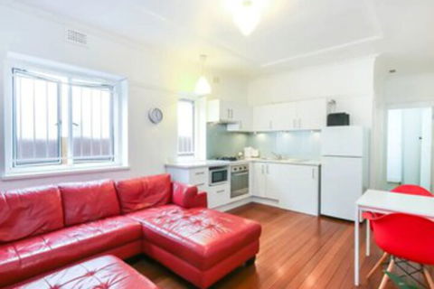 Quiet 1 Bedroom Apartment 5 Minutes From CBD - Accommodation Asia 0