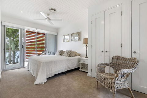 North Facing River Front Stunning Apartment Unit 2 9 Hilton Esplanade - Accommodation Guide 3