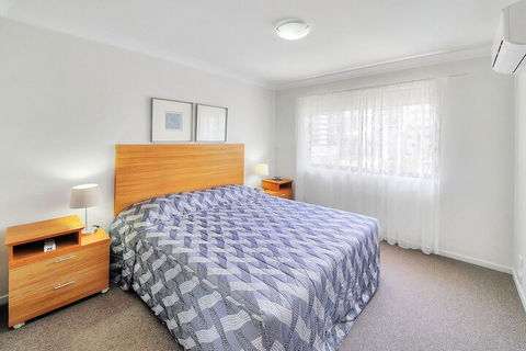 Airtrip Apartment On Russell St - Accommodation Asia 7