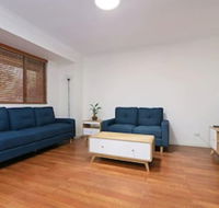 Pleasant 3 Bedroom House With Garden Close to CBD - Accommodation Asia