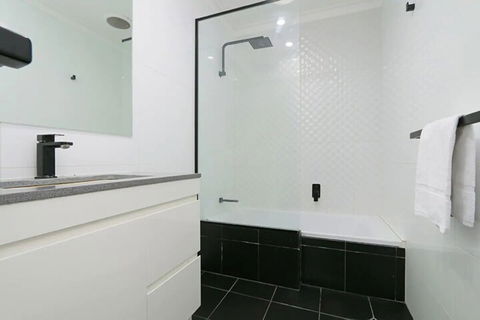 Safe & Secure 2 Bedroom Villa - Accommodation Guide 6
