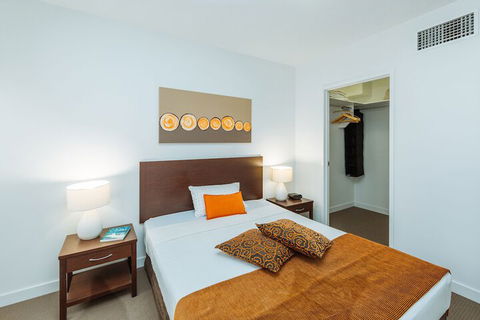 Airtrip Apartment On Merivale St - Accommodation Asia 5