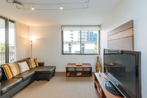 Airtrip Apartment On Merivale St - Accommodation Asia 1
