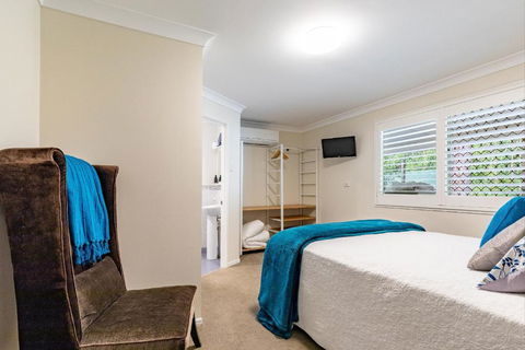 Woodford Gardens - Accommodation Asia 2