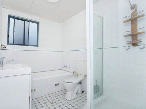 Ocean Palms Unit 2 The Entrance NSW - Accommodation Guide 1