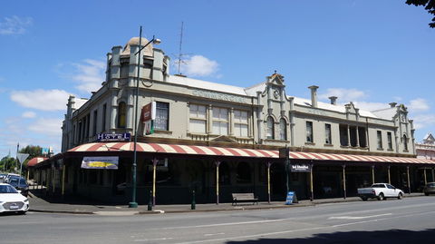 Madden's Commercial Hotel - Accommodation Asia 1