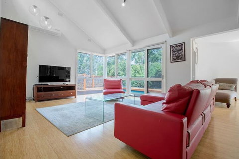 Comfy Holiday House With Pool@rosanna - Accommodation Guide 2