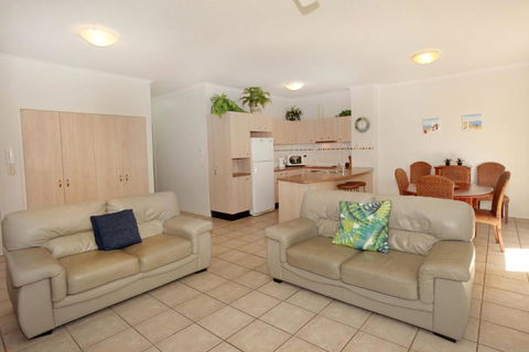 Unit 2 On The Park Coolum Beach - Accommodation Asia 2