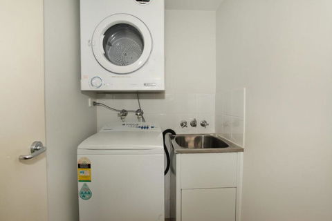 Unit 2 On The Park Coolum Beach - Accommodation Asia 3