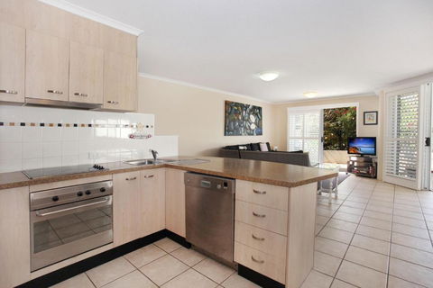 Unit 3 On The Park Coolum Beach - Accommodation Asia 1
