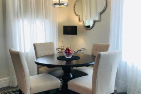 The Grove - Accommodation Guide 0