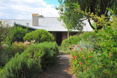Emma Tiver Heritage Cottage - Accommodation Asia 1