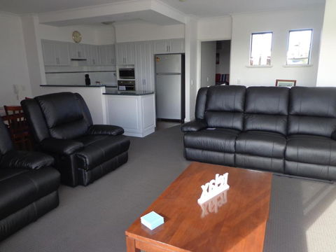 The Beach Villa Bunbury - Accommodation Guide 6