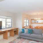 Banjos Way 2 / 23 Banjo Patterson Crescent - Accommodation Guide 1