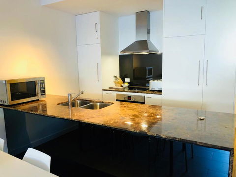 East 302 St. Falls - Accommodation Guide 2