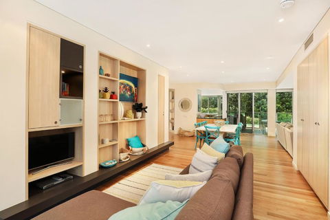 The Beach House - Accommodation Asia 6