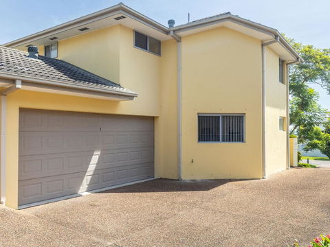 Sunset Place 1 / 29 Sunset Boulevard Gorgeous Townhouse So Close To The Water - Accommodation Asia 3
