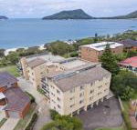 12 The Helm 22 Voyager Close unit in Little Beach with direct access to Shoal Bay Beach - Accommodation Asia
