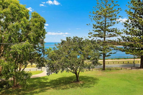 Golden Shores U7 21 Landsborough Parade - Accommodation Asia 6