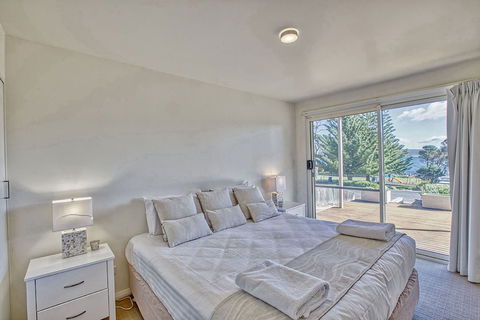 Quarterdeck Apartment - Accommodation Asia 6