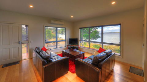 Tides Reach - Essentially Tas Dover - Accommodation Asia 5