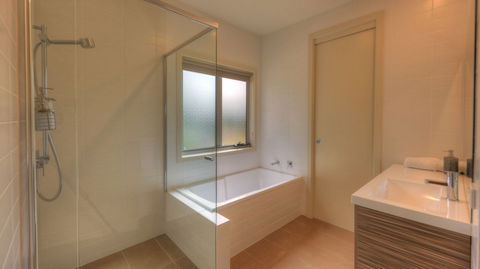 Tides Reach - Essentially Tas Dover - Accommodation Asia 6