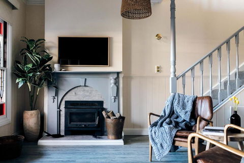 Luxury On Loch - Accommodation Guide 4