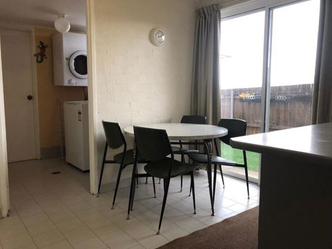 Kirwan Court 2 - Accommodation Guide 7