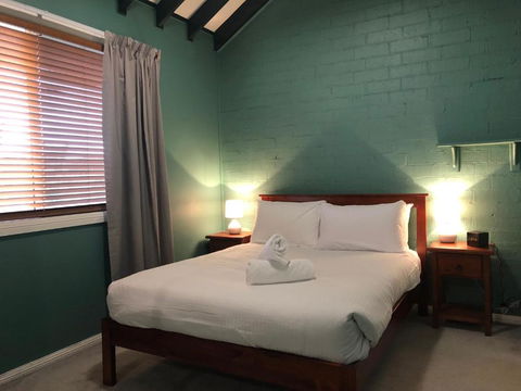 Kirwan Court 2 - Accommodation Guide 2