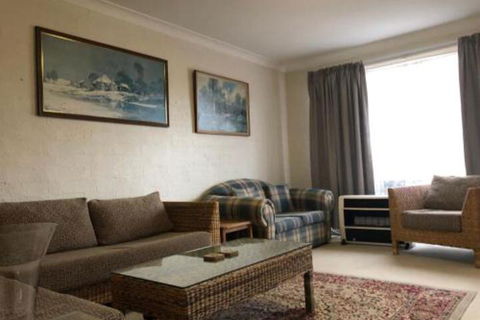 Kirwan Court 2 - Accommodation Guide 0
