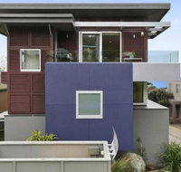 SURF CENTRAL Wifi double garage  smack bang in the middle of town - Accommodation Guide