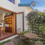 SEAVIEWS MORNINGTON.... - Accommodation Asia 0