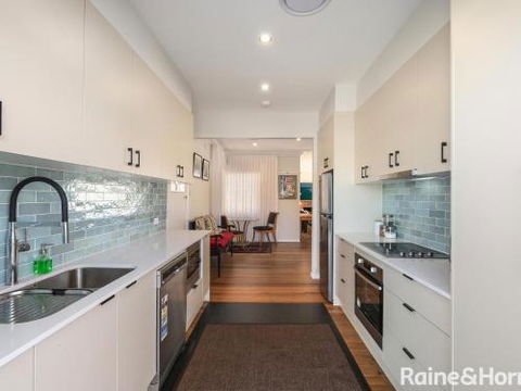 White Beach 42 Ash Street - Accommodation Guide 1