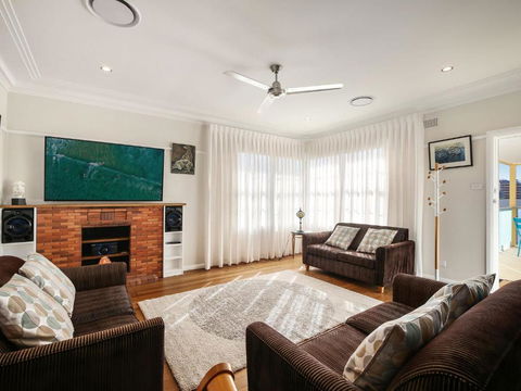 White Beach 42 Ash Street - Accommodation Guide 5