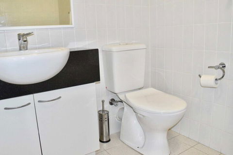 Convenient City Aprt For 2 W / Pool Gym Tennis Court - Accommodation Guide 7