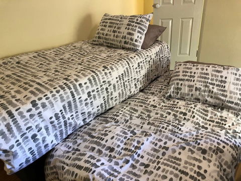 Escape To Strathfield For 8 Guests - Accommodation Guide 0